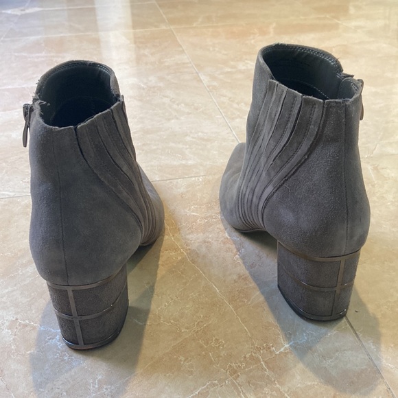 STEVEN by Steve Madden. Grey, suede bootie. Size 10. - Picture 3 of 3